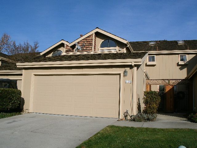 $2995 - Stunning 3 br / 2.5 ba Morgan Village Townhome in Morgan Hill property image