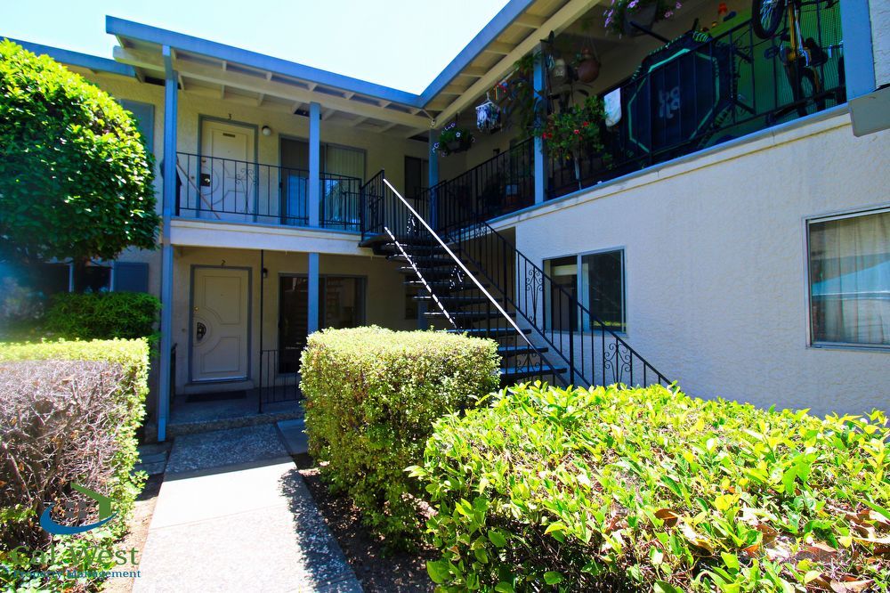 $1995 - Downstairs 2 Bd/1Ba Remodeled Apartment in West San Jose with Master Suite property image