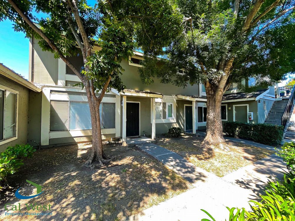 $2795 - 3 BD/1.5 Ba Two Story Town Home in Santee HOA Community of San Jose property image