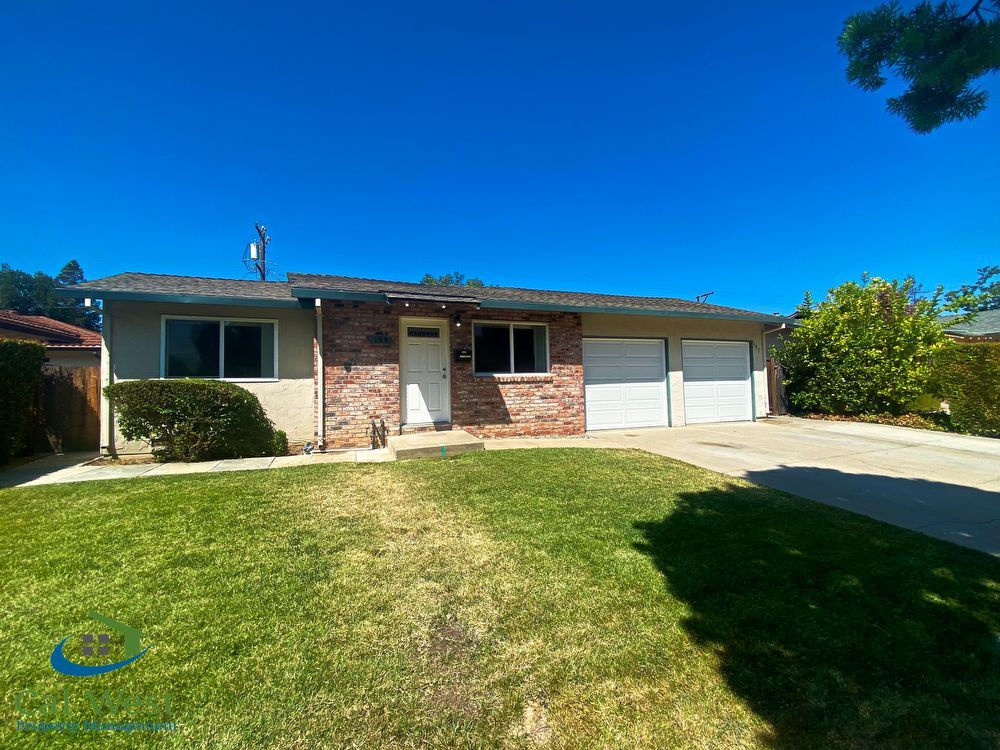 $3195 - Remodeled 2Bed/1 Bath Duplex in the heart of Sunnyvale. Must See! property image