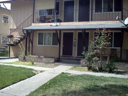 Large 2/1 Downstairs unit located in a four-plex near Monroe and San Tomas property image