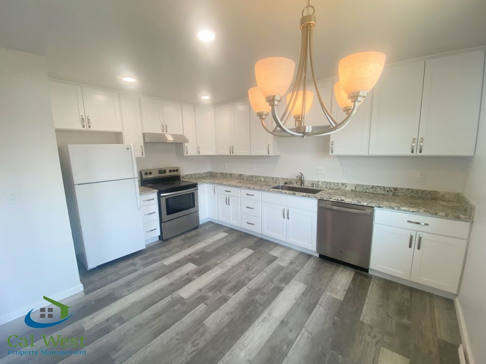 $2295 - Campbell Upstairs 2 Bed/1 Bath with Garage w/Remodeled Kitchen and New Carpet property image