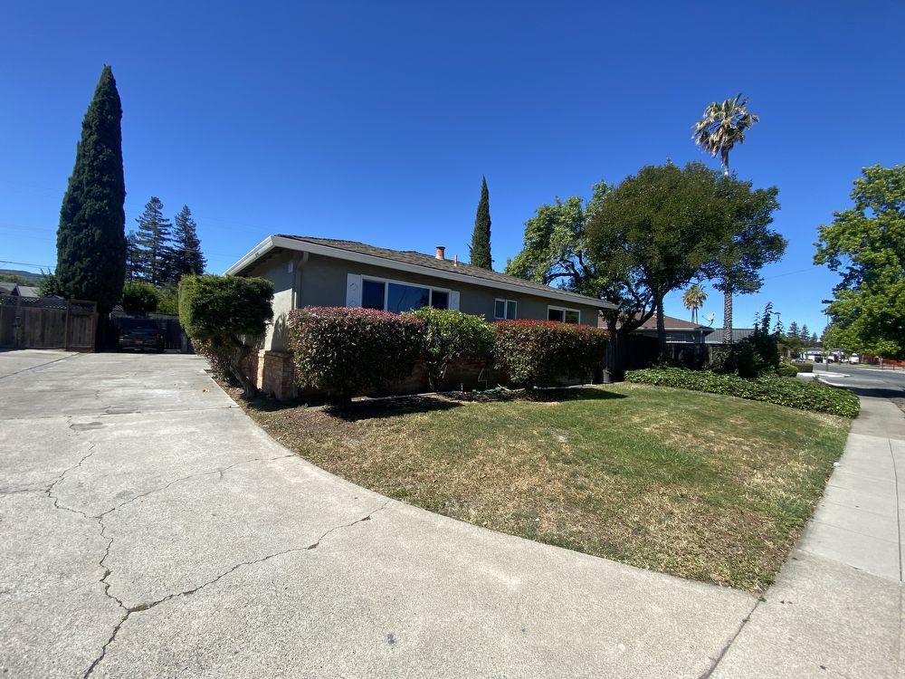 2695.00 - Duplex centrally located in Cambrian Area. 2/1 with garage property image