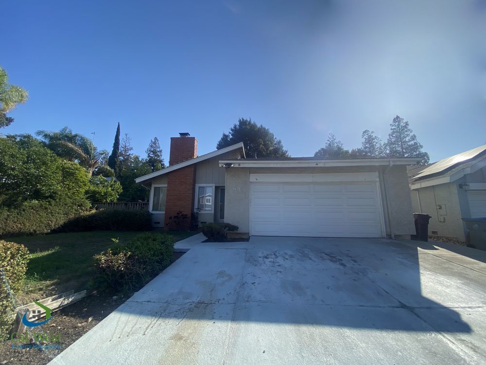 $3295 - Spacious 3 Bedroom 2 Bath Single Family Home near Coyote Creek in San Jose property image