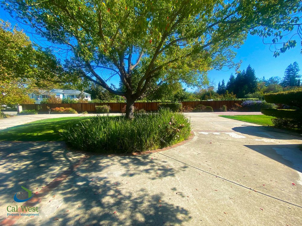 $8995-6 Bed/4.5 Ba Executive Home in Los Altos HIlls/With Pool/Separate Inlaw Unit property image
