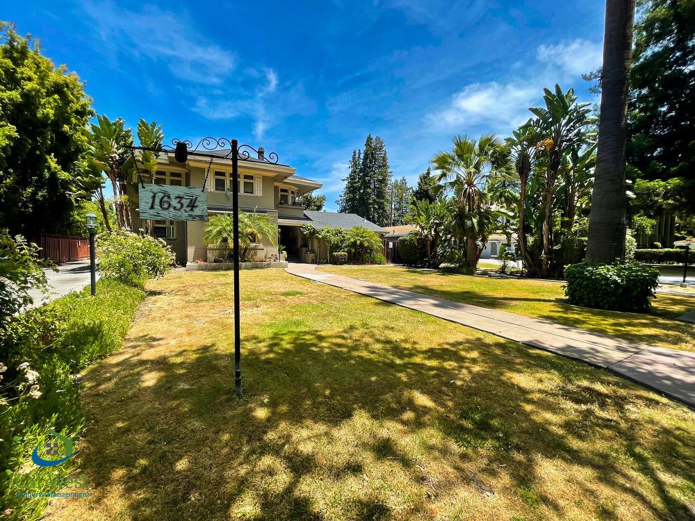 $1595 Upstairs Studio near Historic Rose Garden neighborhood! property image