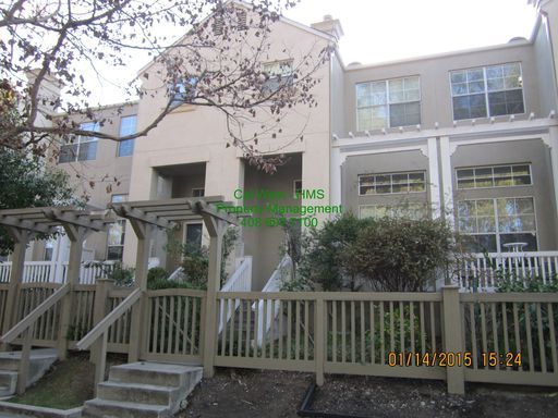 Beautiful 2 Bedroom Town Home in Mountain View Available Now !!! property image
