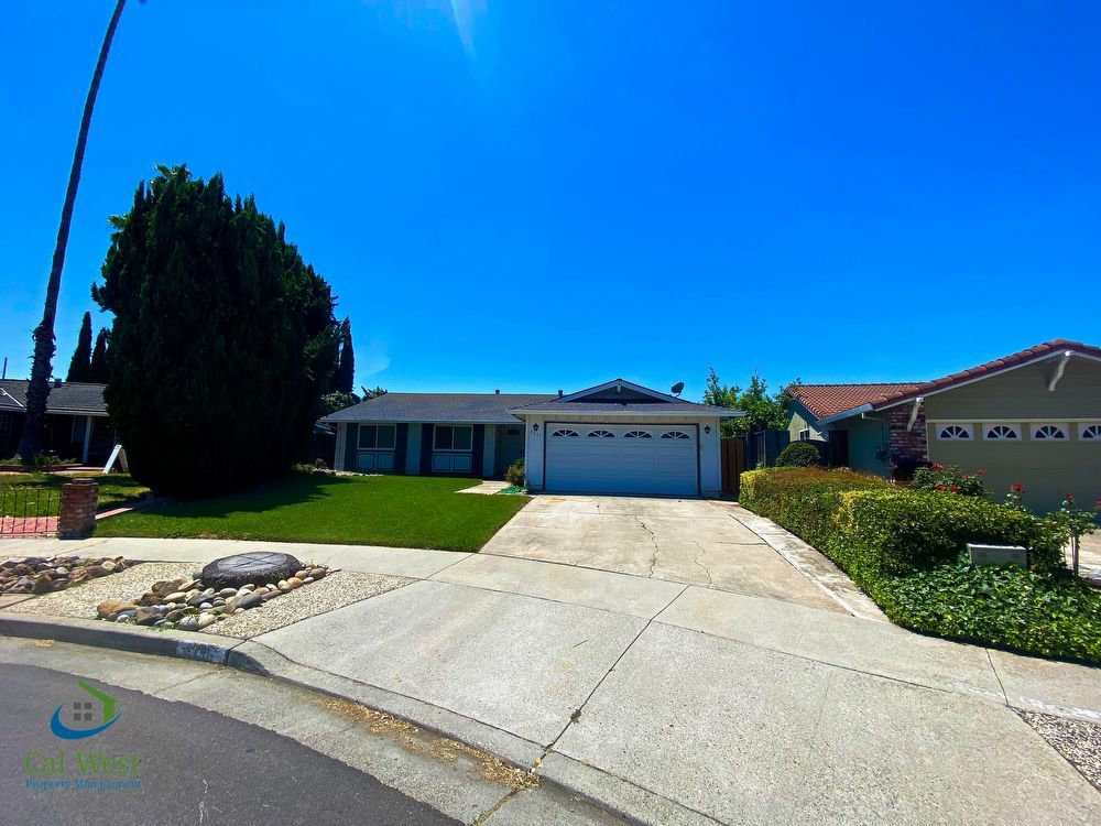 $3695 - Remodeled 3 Bd/2 Ba Home on quite cul-de-sac property image