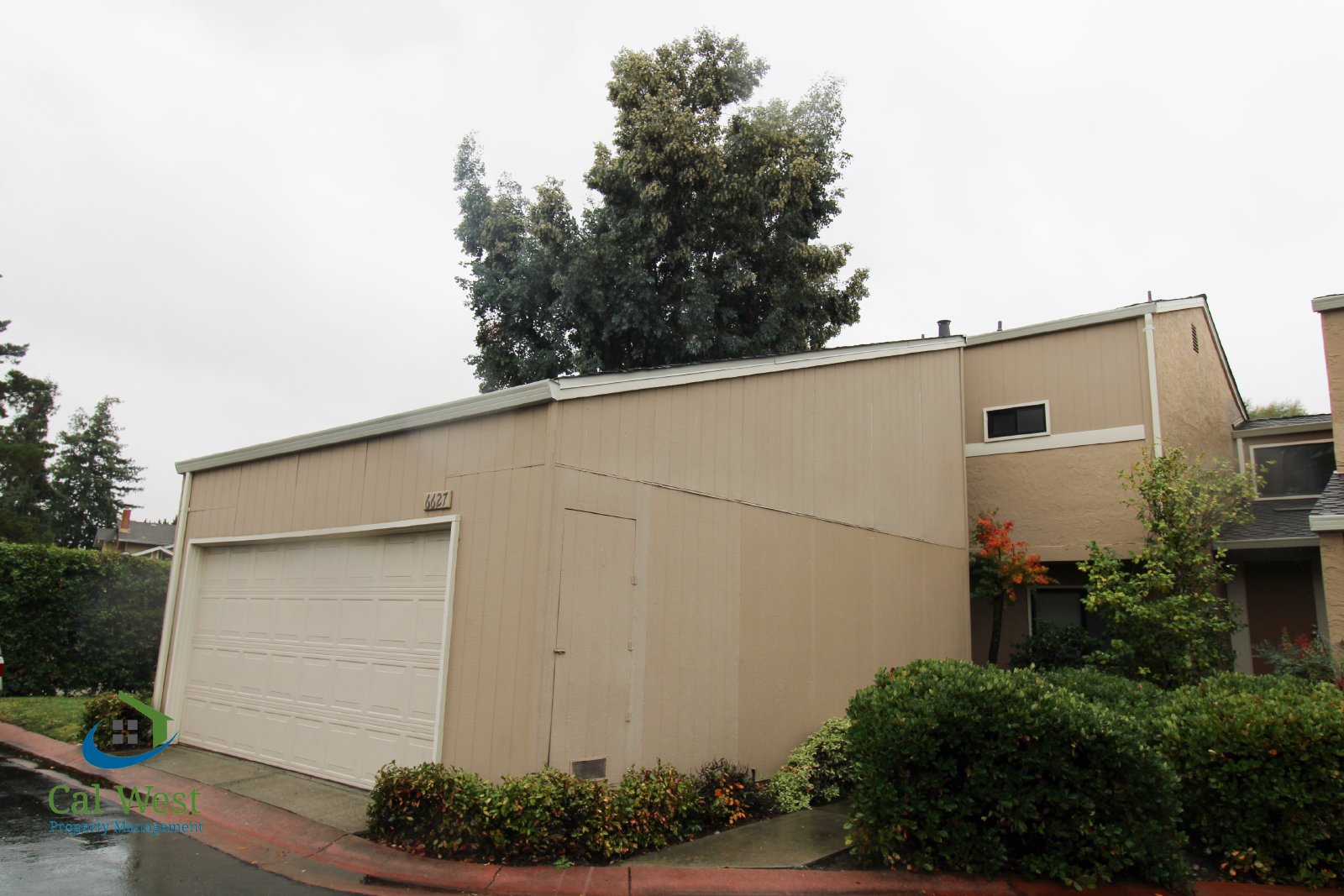 $3,495 - Almaden Valley Bi-Level Townhome in Copperwood with 2 car Detached Garage! property image
