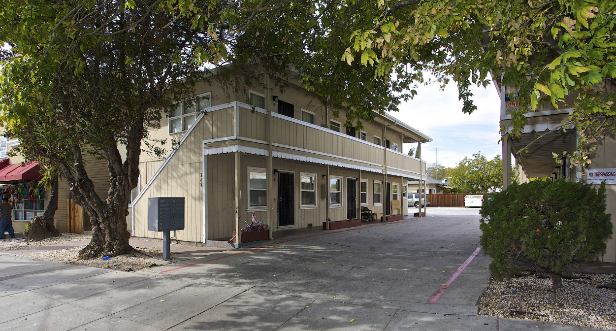 $1895 - 1 Bed/1Bath Downstairs Apartment Available for rent property image