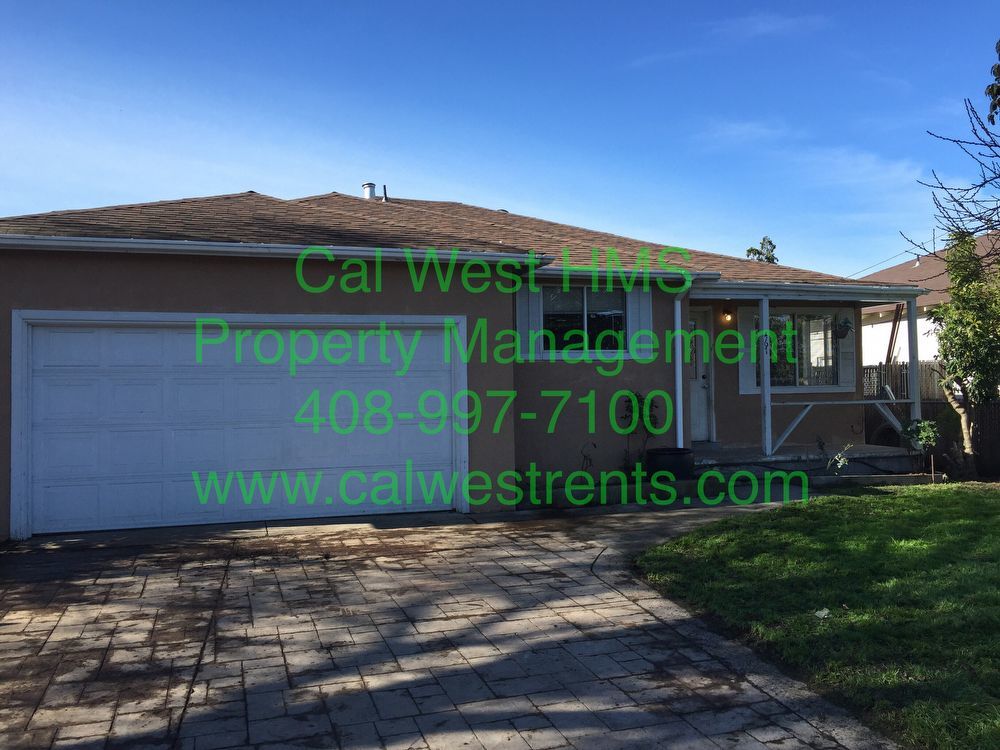 3 Bedroom 2 Bath Home close to Palo Alto Golf Course and Shopping property image