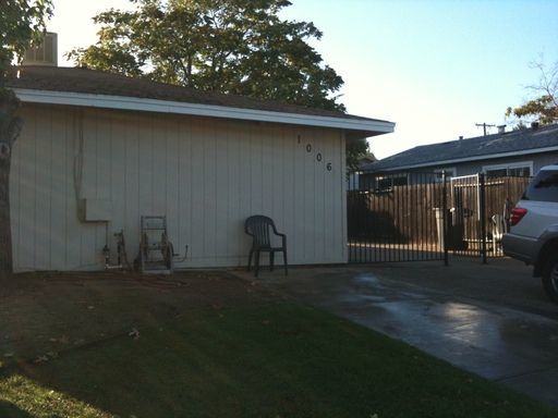 2 Bedroom 1 Bath With Shared Back yard property image