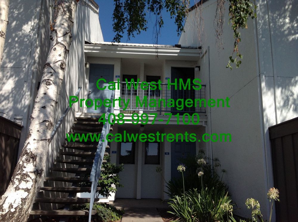 Spacious 2 bed, 2 bath Condo Available NOW! property image