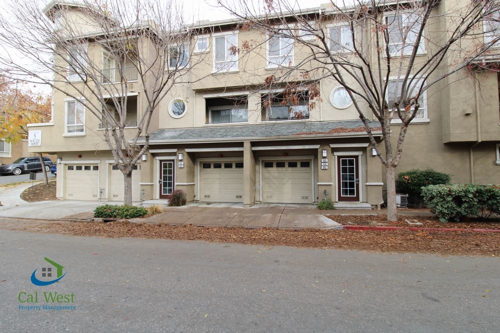 2BD/2.5BA Communications Hill Townhouse! property image