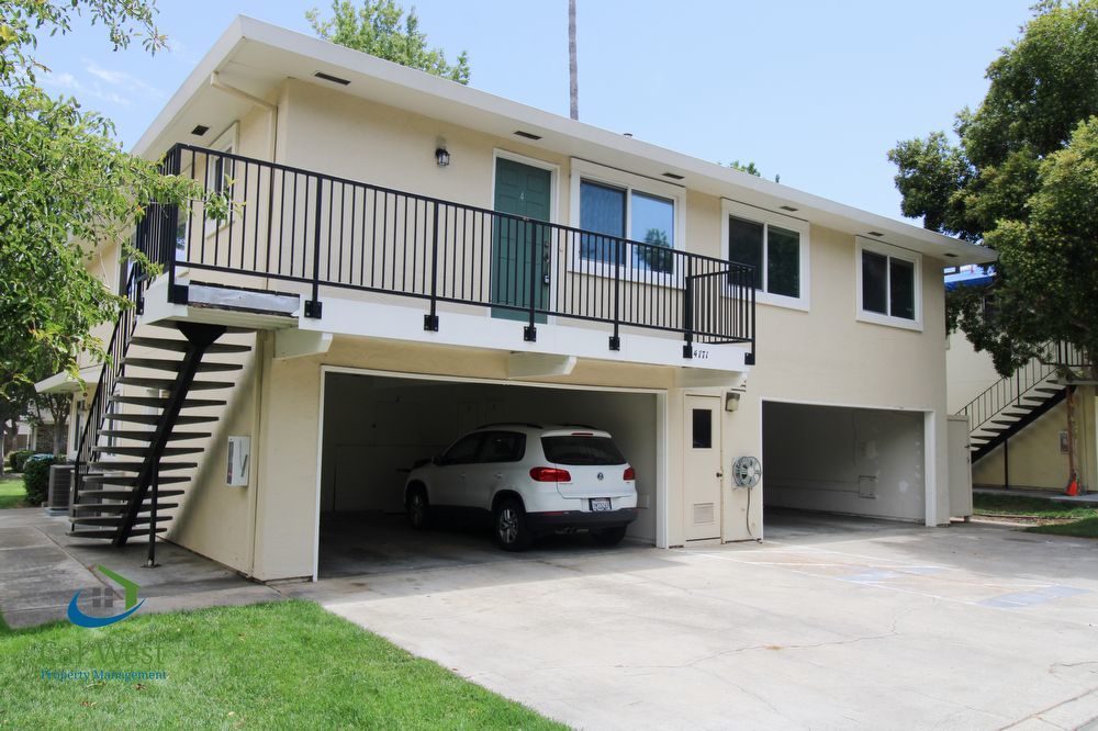 $2,350 Beautiful Upstairs Two Bedroom Condo near Good Samaritan Hospital! property image