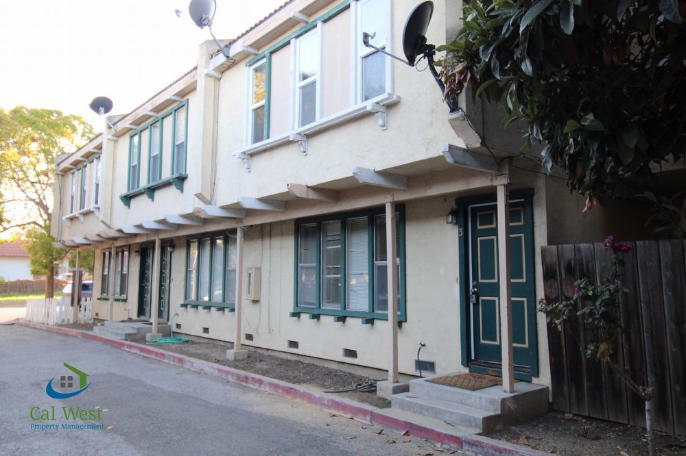 $2795 - 3 Bedroom 2.5 Bath Town House in Sunnyvale near Central Expy! property image