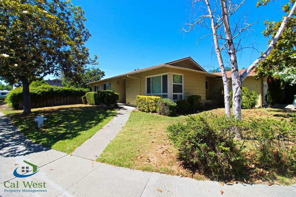 $4495 - Beautiful 3 Bedroom Home Spacious Corner Lot Santa Clara property image