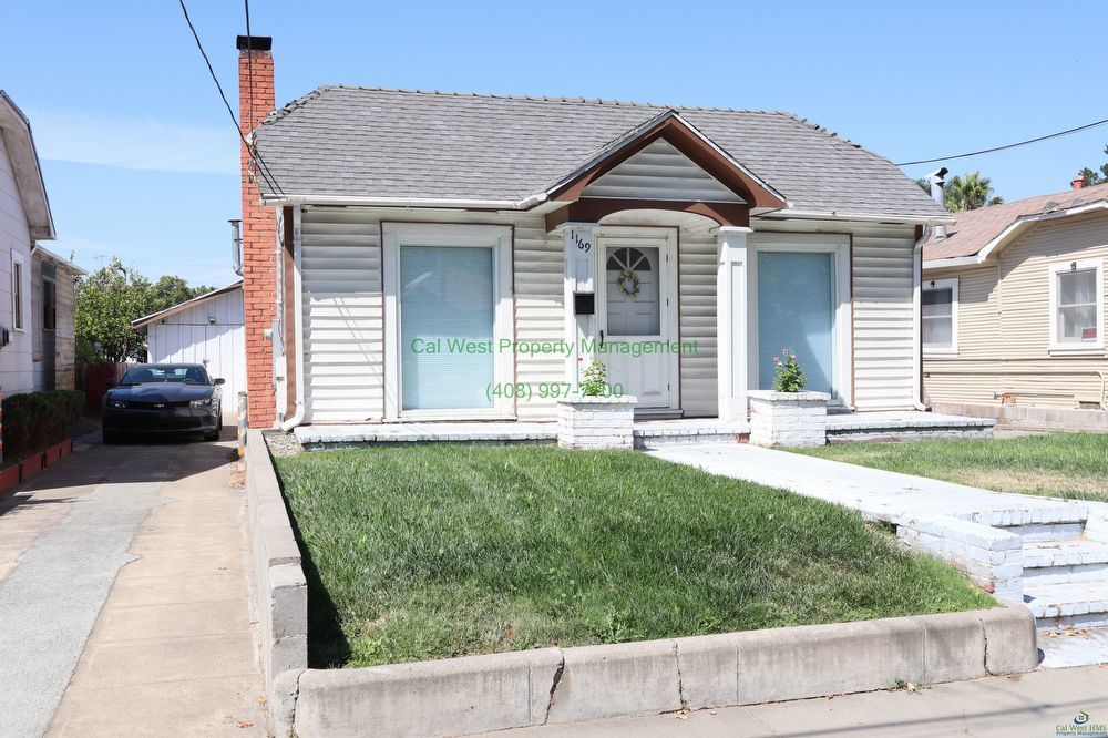 $2950 - Adorable 2/1 Bungalow located in Downtown San Jose property image