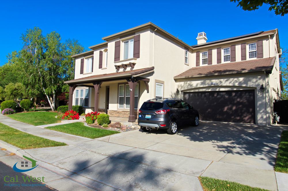 $5495 - Incredible Eagle Ridge Golf Course View Smart Home With Pool, Spa, and Solar property image