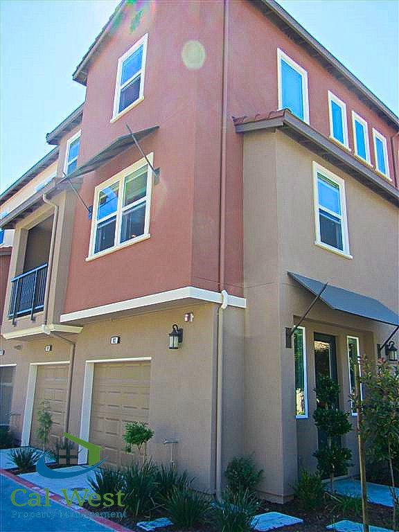 $3395 - Newer Construction Town House in Sunnyvale near Hi-Tech-Short Commute property image