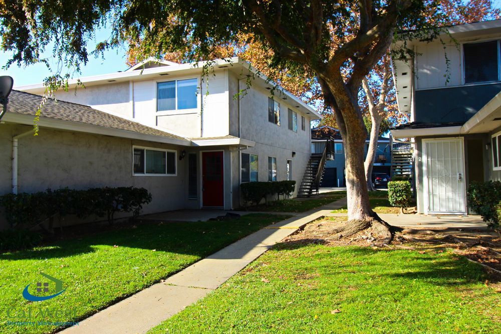 $2195 - Remodeled 2 Story Town Home in South San Jose with 2 Community pools property image