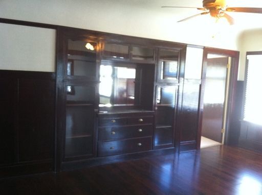 Spacious 3 Bedroom, 1 1/4 Bath Victorian Style Apartment located near Downtown with Many Amenities a property image