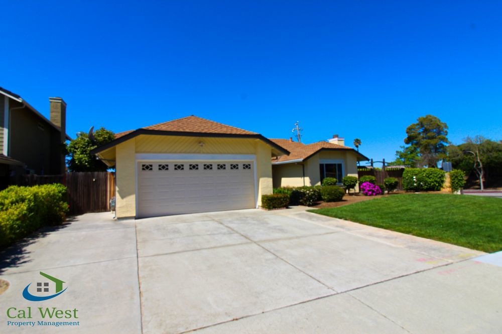 $3595-Spacious Evergreen 3 Bedroom 2 Bath Home near Quimby Oak Middle School property image