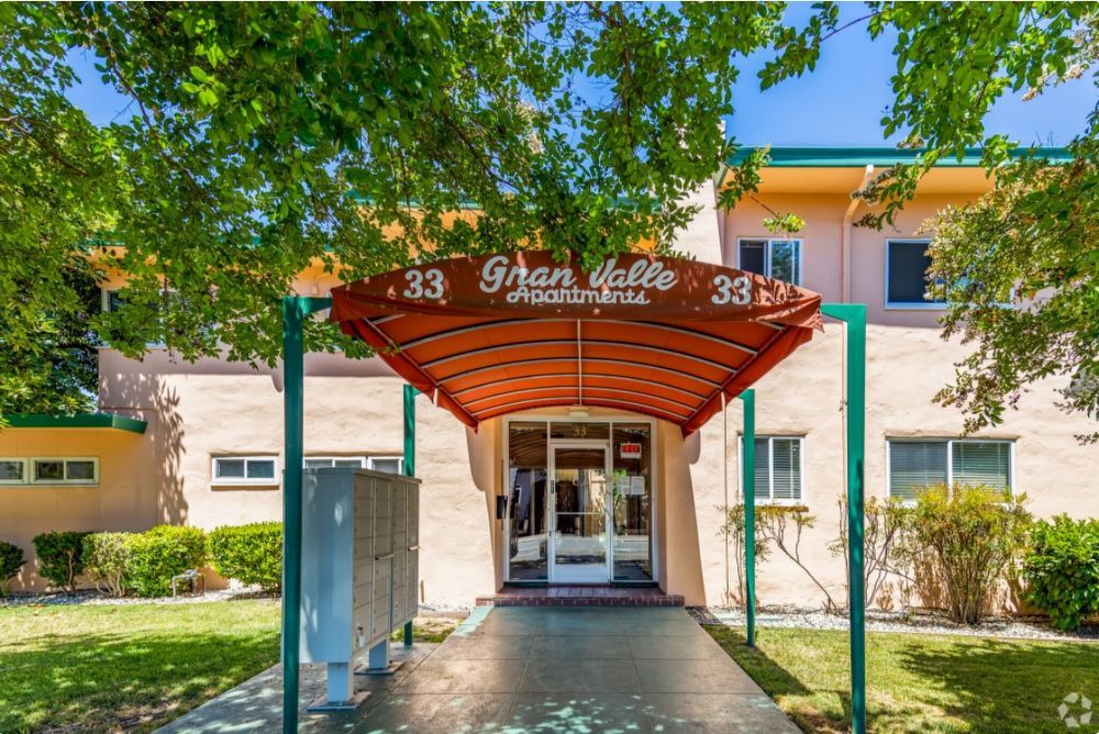 $1795 - Spacious 1 Bedroom Upstairs Unit!  Downtown San Jose near Lightrail! property image